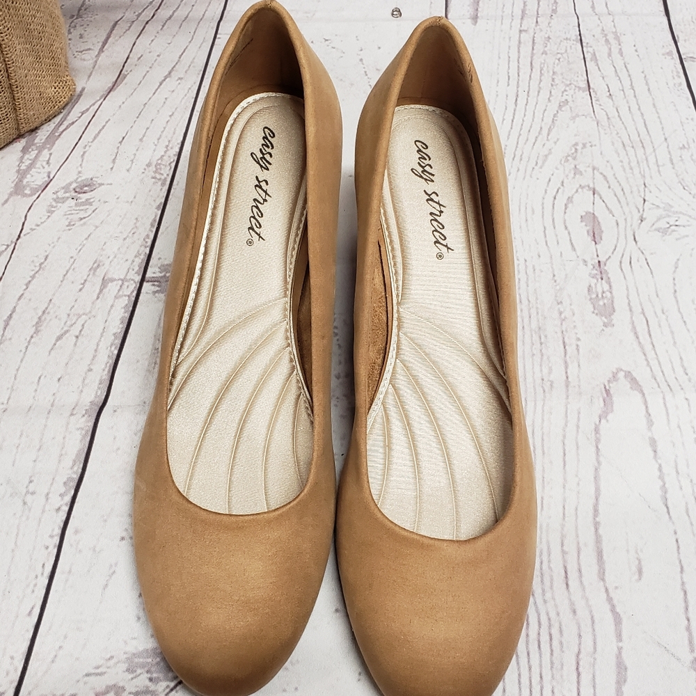 New Easy Street Heels - Picture 2 of 6